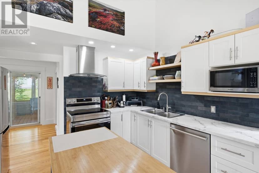 13 Balsam Lane — photo 16 of 40