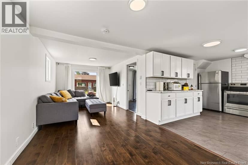 1702 Main Street — photo 13 of 31