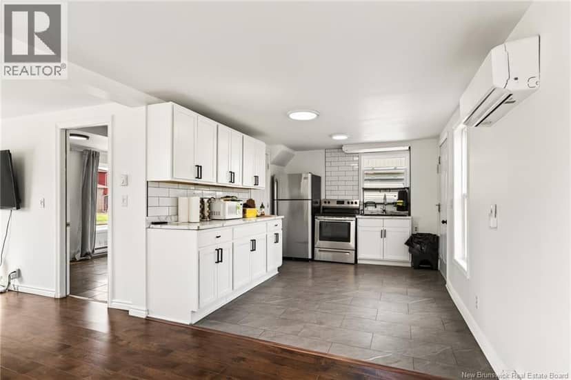 1702 Main Street — photo 20 of 31