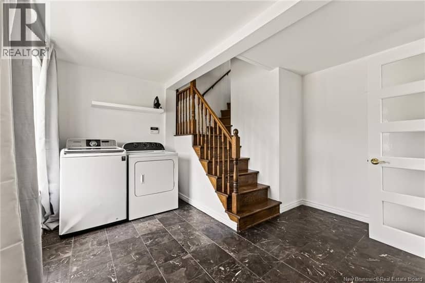 1702 Main Street — photo 9 of 31