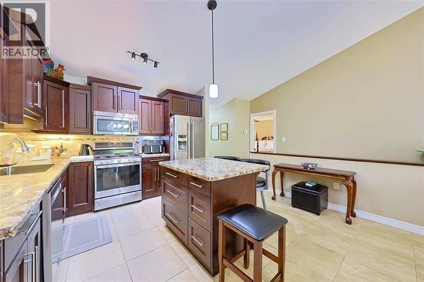248 Bentley Court — photo 4 of 40