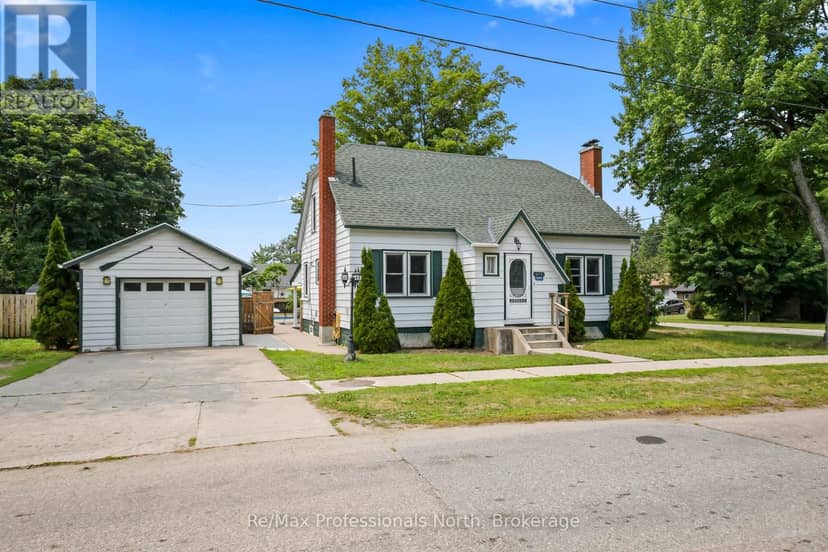 695 John Street N — photo 1 of 40