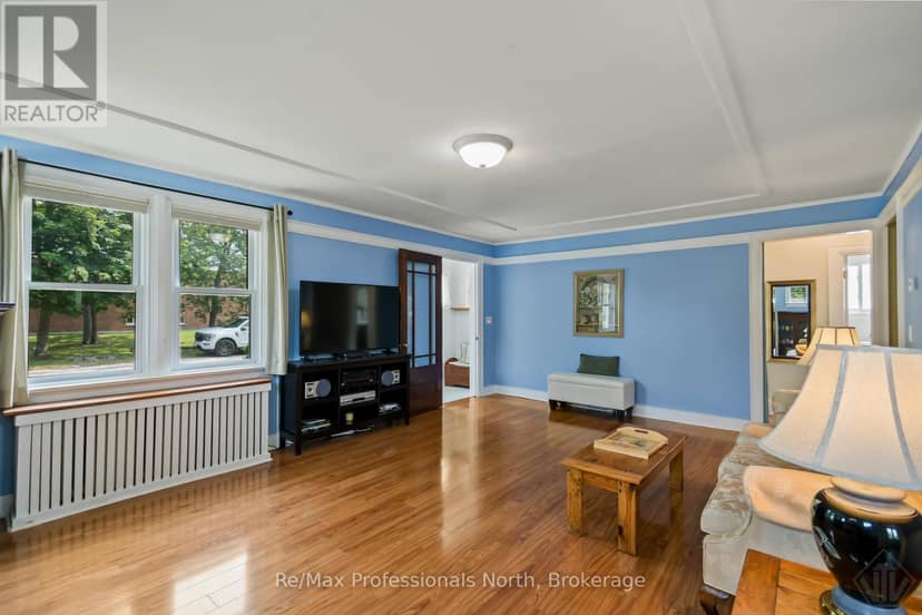 695 John Street N — photo 13 of 40