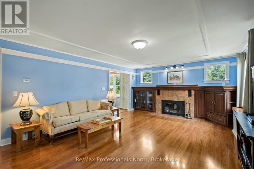 695 John Street N — photo 14 of 40