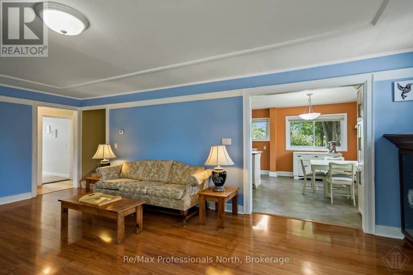 695 John Street N — photo 15 of 40