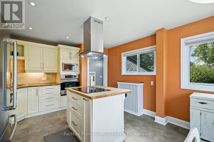 695 John Street N — photo 17 of 40