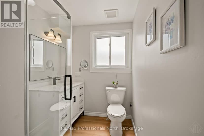 695 John Street N — photo 22 of 40
