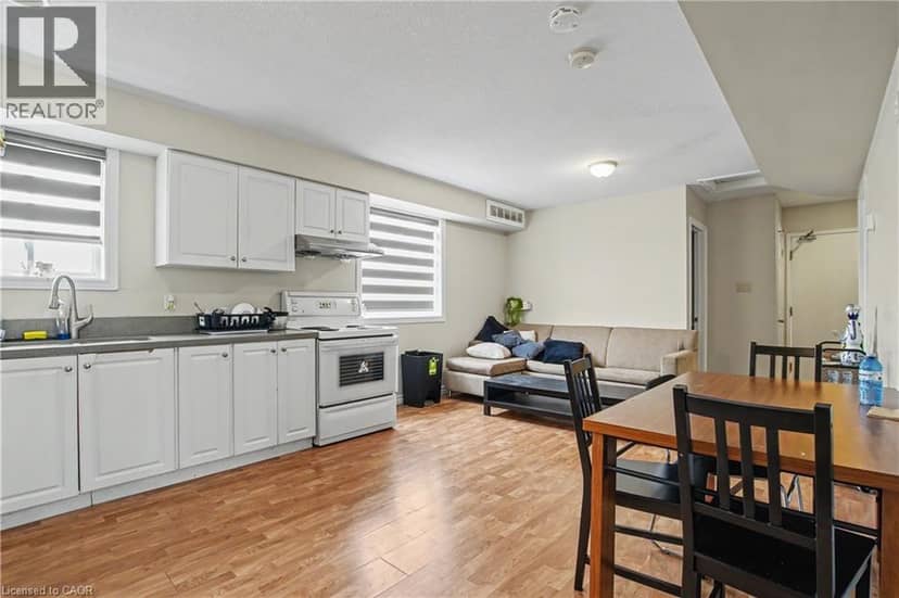 16 COLUMBIA Street W — photo 3 of 22