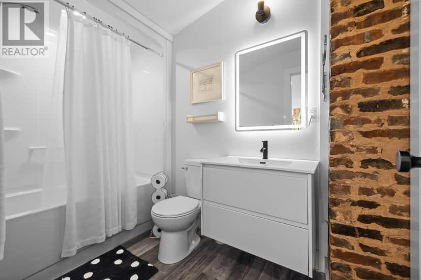 9 DESBRISAY Crescent — photo 11 of 24