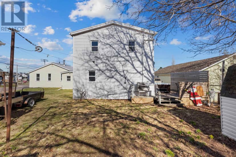 9 DESBRISAY Crescent — photo 21 of 24