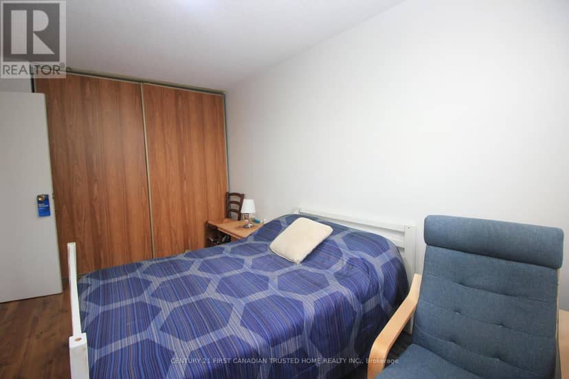 301 - 1105 Jalna Boulevard — photo 15 of 19