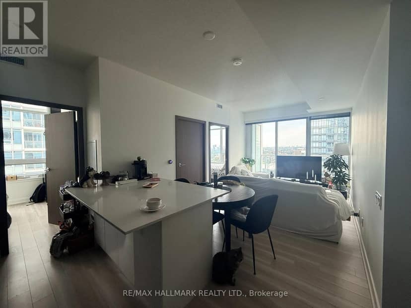 3206 - 17 Bathurst Street — photo 4 of 16