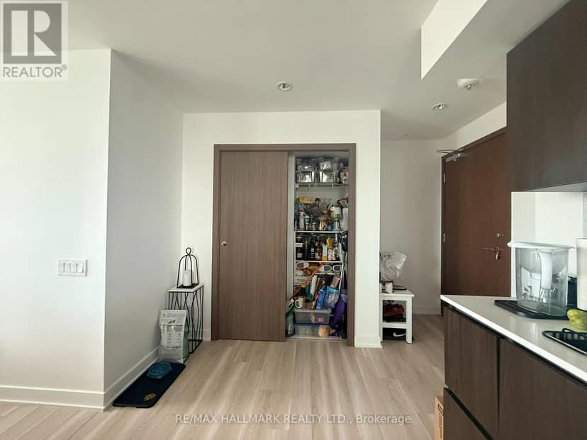3206 - 17 Bathurst Street — photo 7 of 16