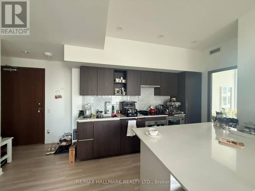 3206 - 17 Bathurst Street — photo 9 of 16