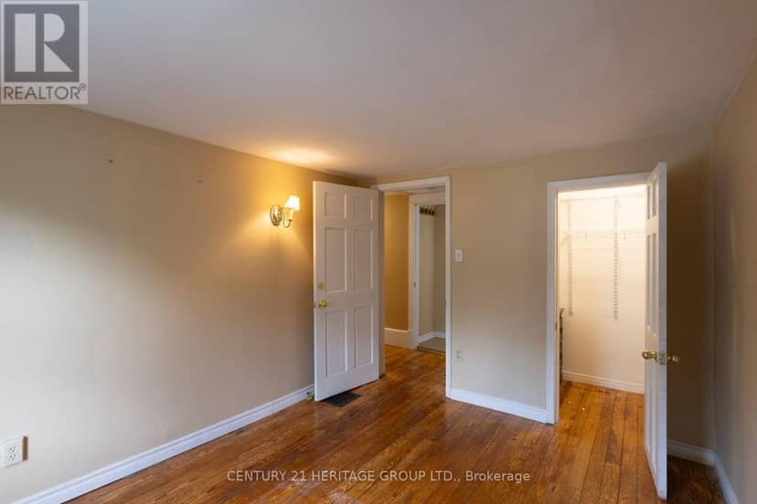 32 Rousseaux Street — photo 24 of 33