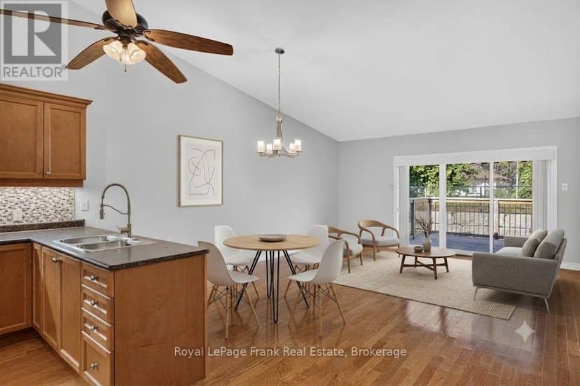 49 - 60 Village Crescent — photo 19 of 40