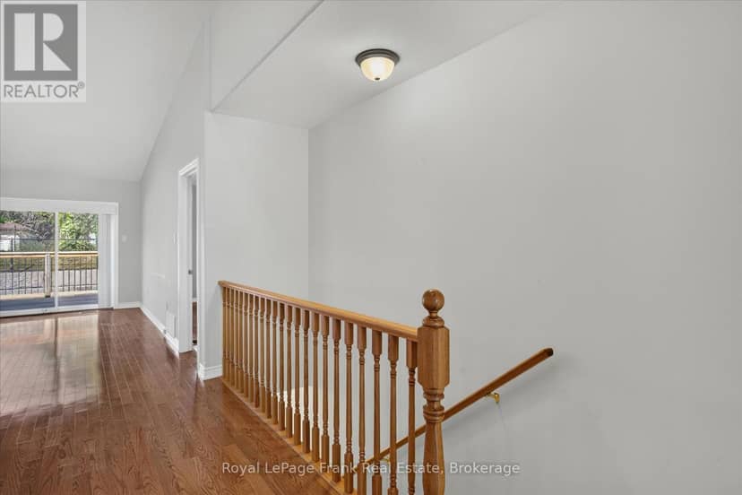 49 - 60 Village Crescent — photo 27 of 40