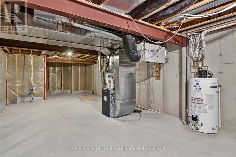 49 - 60 Village Crescent — photo 29 of 40