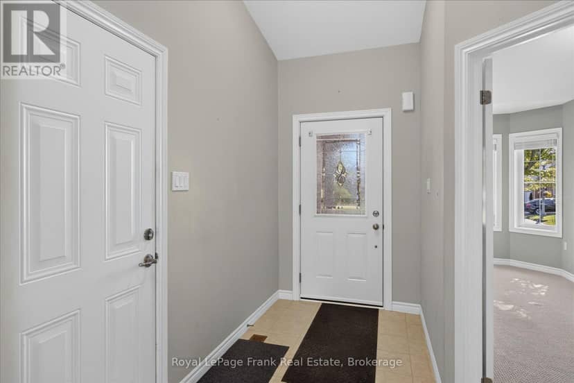 49 - 60 Village Crescent, Peterborough, photo 3
