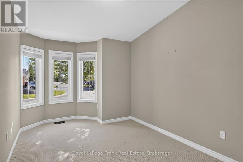 49 - 60 Village Crescent, Peterborough, photo 4