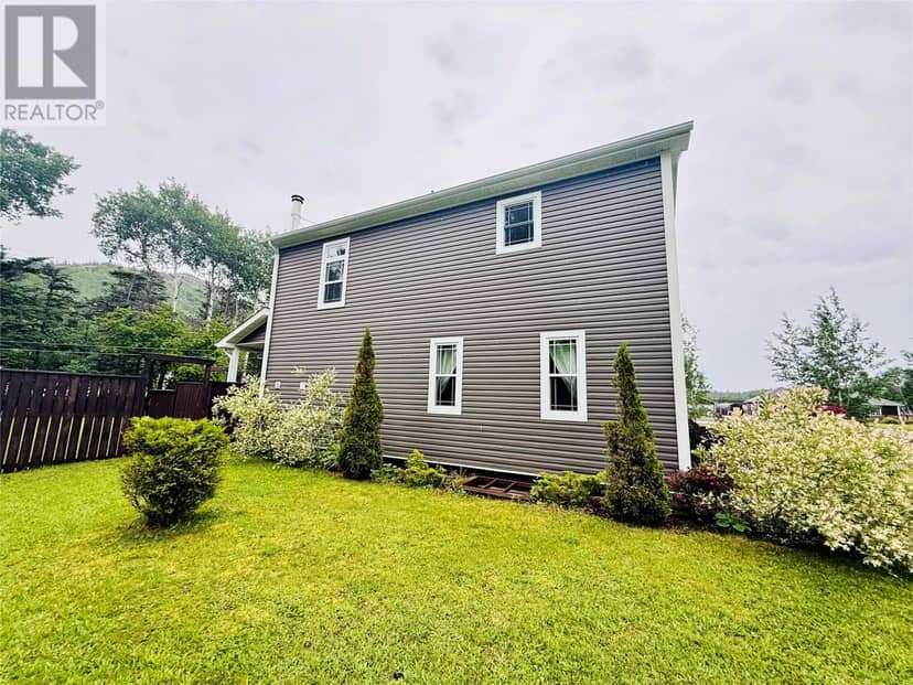 2 Matthews Place — photo 3 of 40