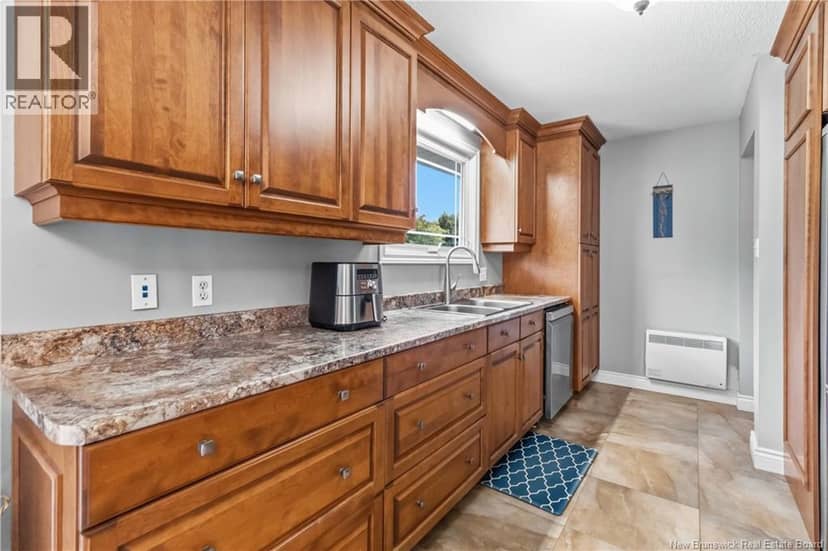 236 Chapelle Street — photo 8 of 30