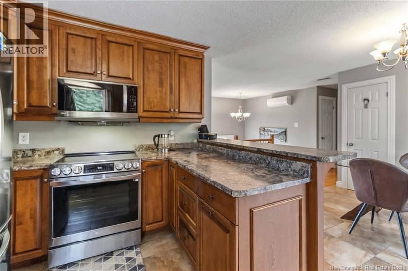 236 Chapelle Street — photo 10 of 30