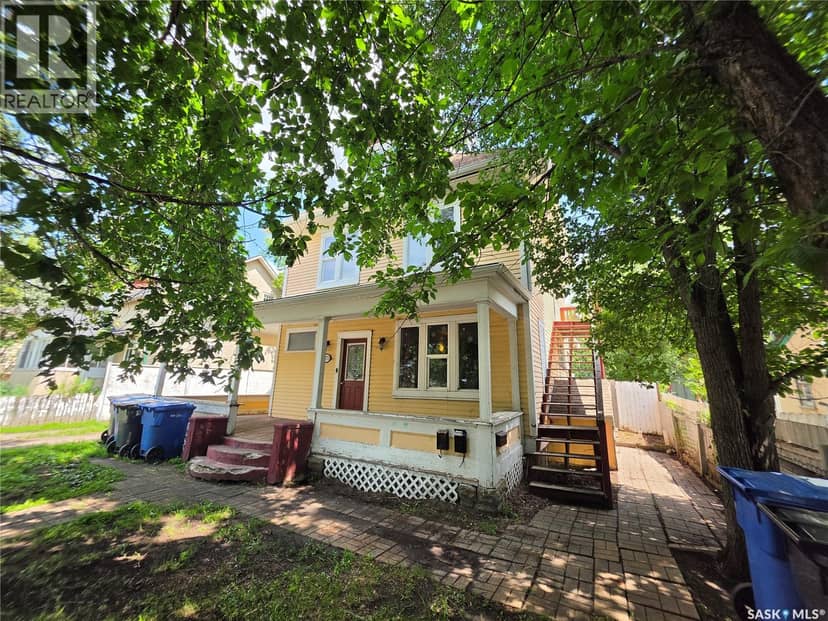 1072 104th STREET, North Battleford, photo 2