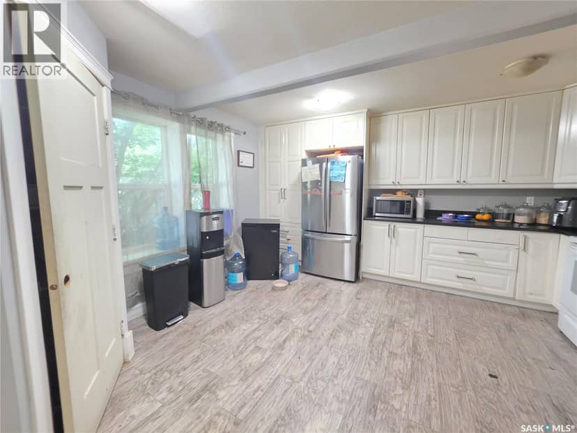 1072 104th STREET, North Battleford, photo 6