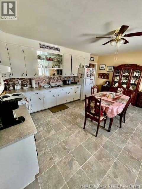 1120 Des Pionniers Avenue — photo 10 of 24