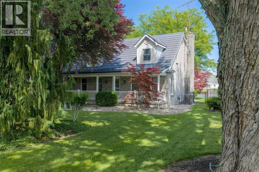 4784 Maplewood Crescent — photo 33 of 40