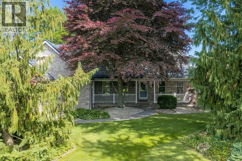 4784 Maplewood Crescent — photo 6 of 40