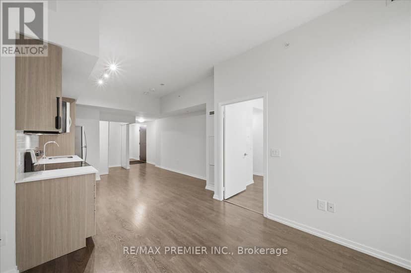 1306 - 3237 Bayview Avenue — photo 13 of 26
