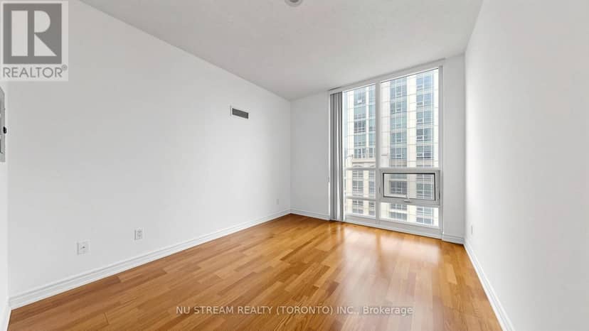 3101 - 761 Bay Street — photo 15 of 28