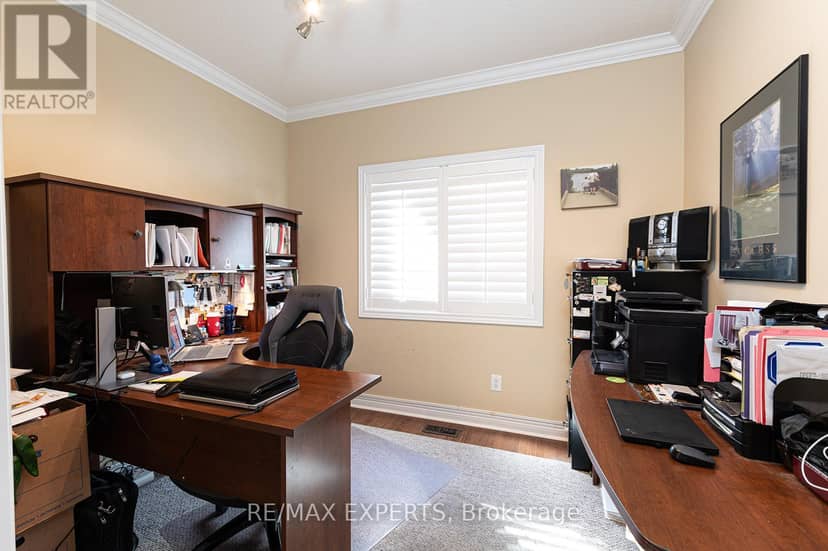 34 Laurentide Crescent — photo 12 of 40