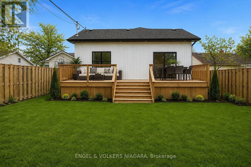 154 Roosevelt Avenue — photo 18 of 19