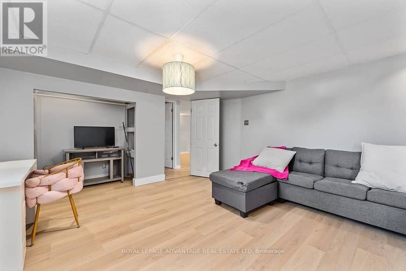 121 Stamford Drive — photo 40 of 40