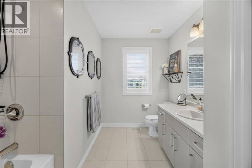 87 Boyd Boulevard — photo 28 of 40