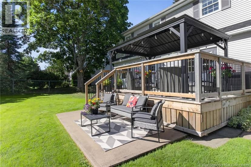 12 Fairway Boulevard — photo 34 of 40