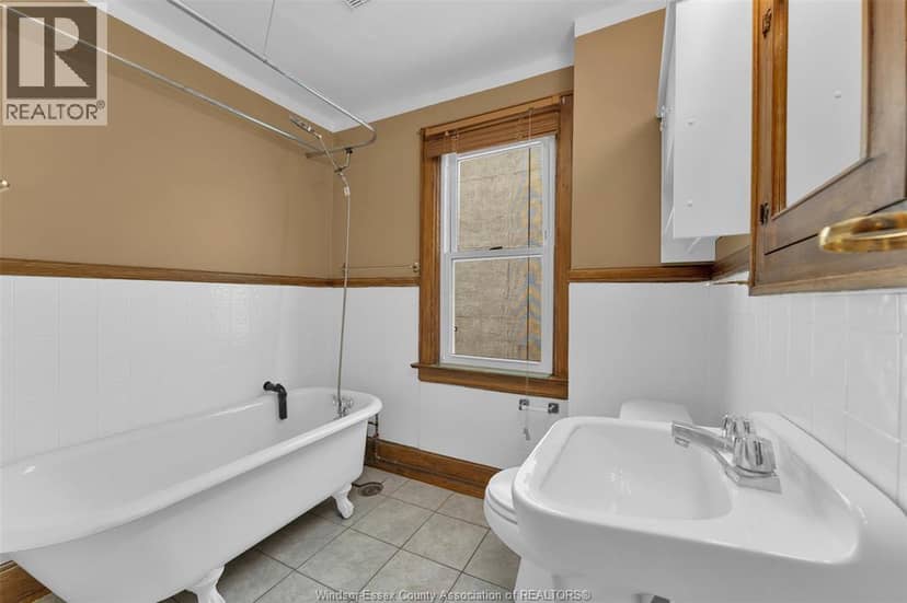 1451 Ouellette Avenue — photo 20 of 40