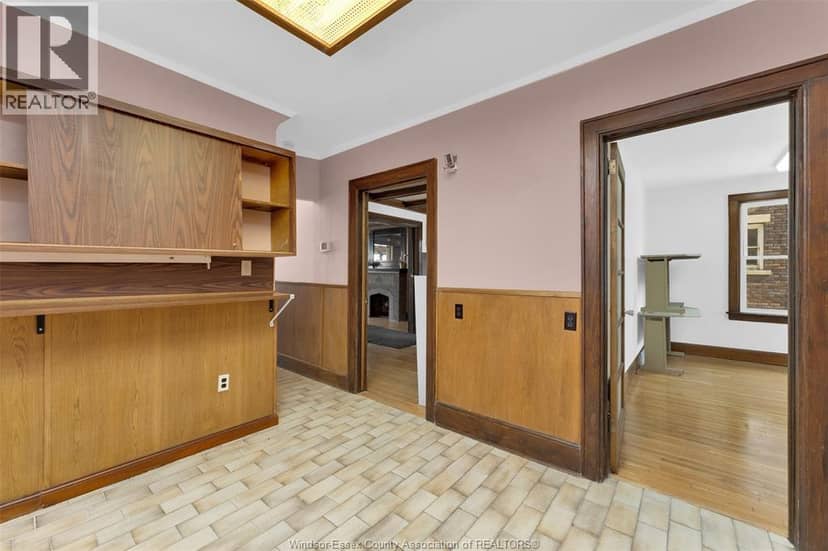 1451 Ouellette Avenue — photo 37 of 40