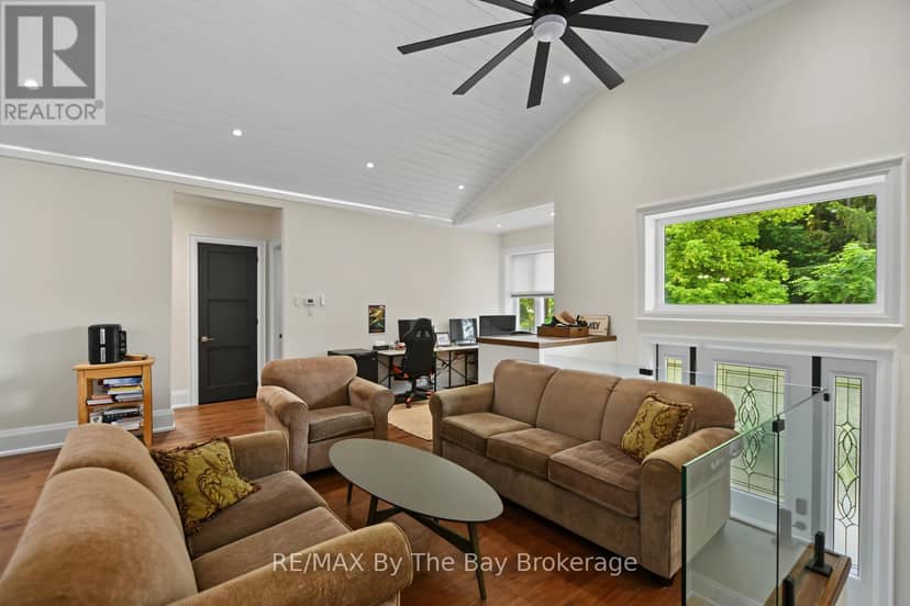 208 Thomas Street — photo 11 of 40