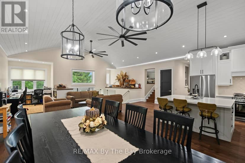 208 Thomas Street — photo 14 of 40