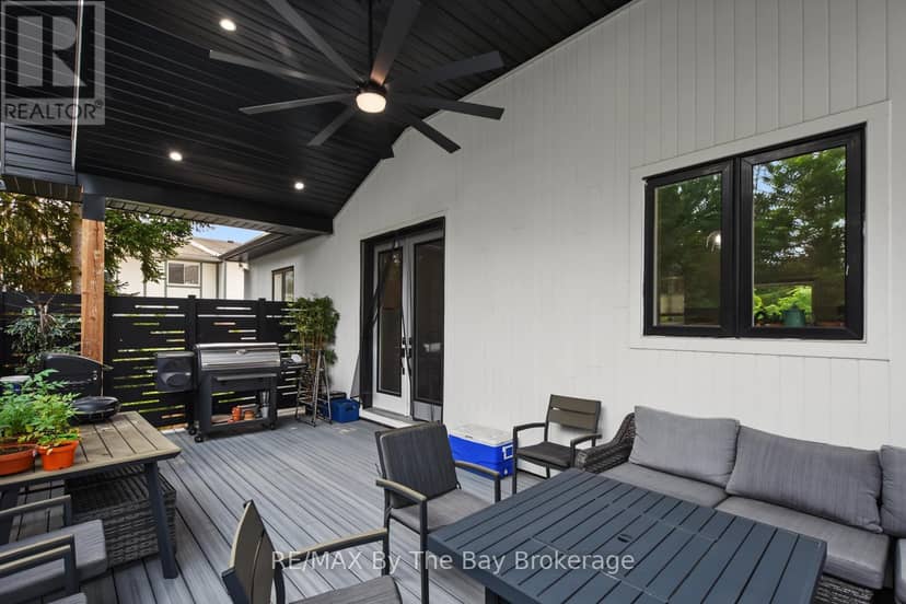 208 Thomas Street — photo 16 of 40