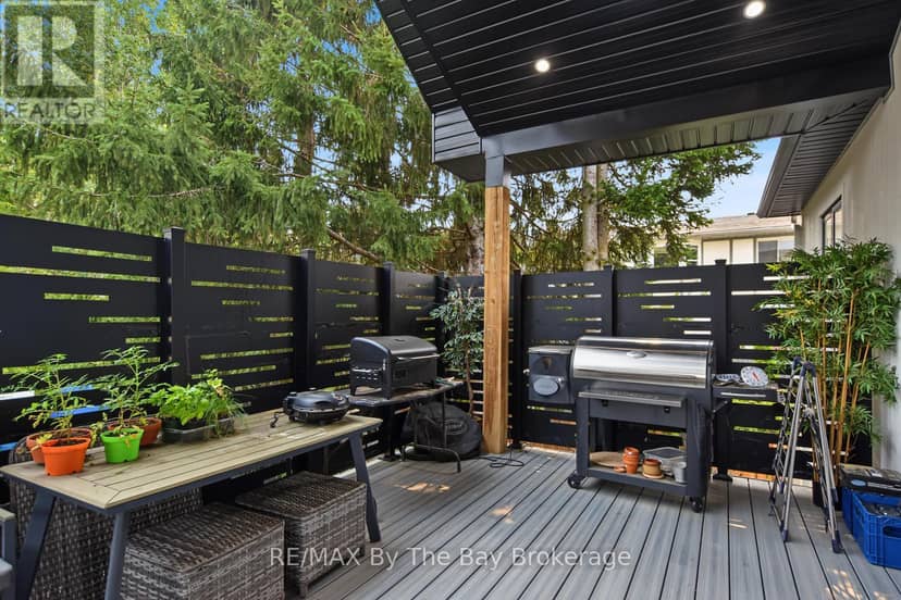 208 Thomas Street — photo 17 of 40