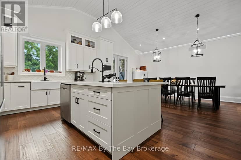 208 Thomas Street — photo 19 of 40