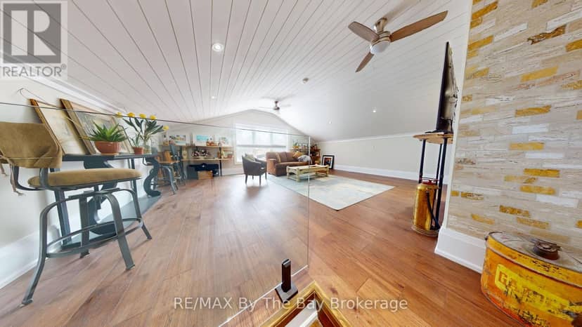 208 Thomas Street — photo 23 of 40