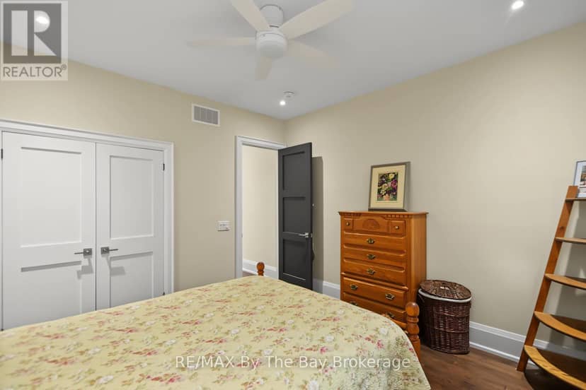 208 Thomas Street — photo 31 of 40
