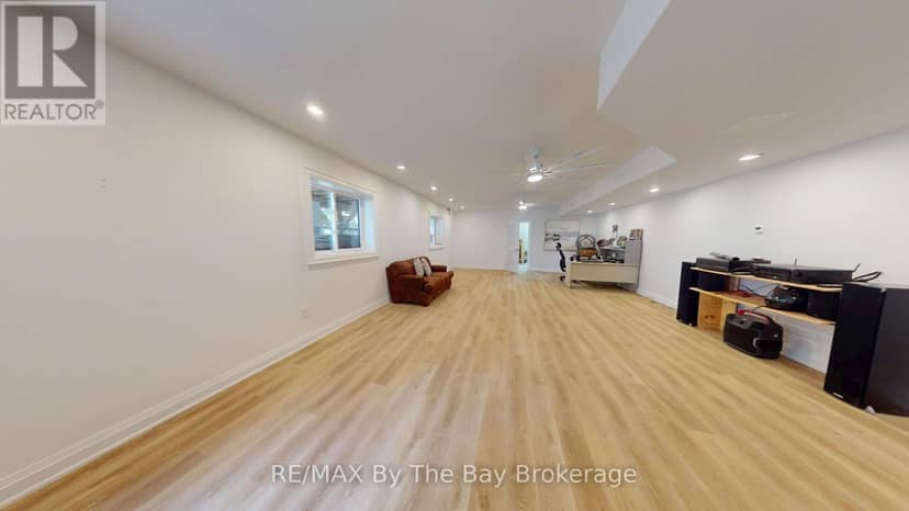 208 Thomas Street — photo 35 of 40
