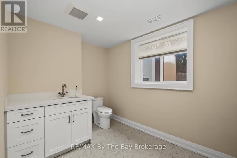 208 Thomas Street — photo 39 of 40